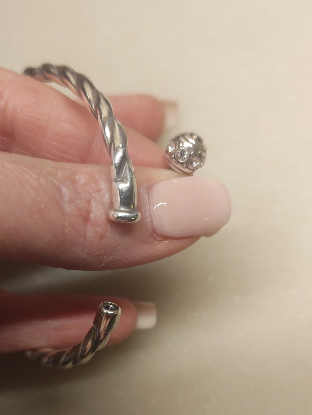Brighton Shimmer Charm Hinged Bracelet JB2882 - Like New! - Picture 3 of 9
